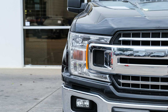 2020 Ford F-150 XLT · Agate Black, photo 4 of 10