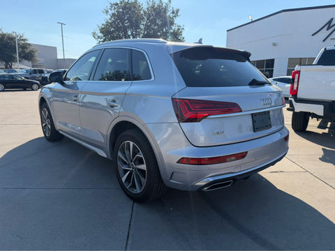 2022 Audi Q5 S line Premium Plus, photo 3 of 8