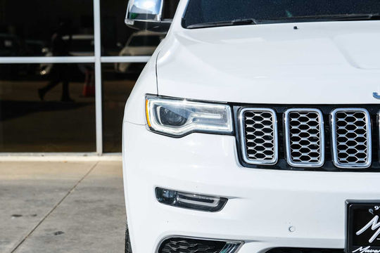 2021 Jeep Grand Cherokee Summit, photo 3 of 10