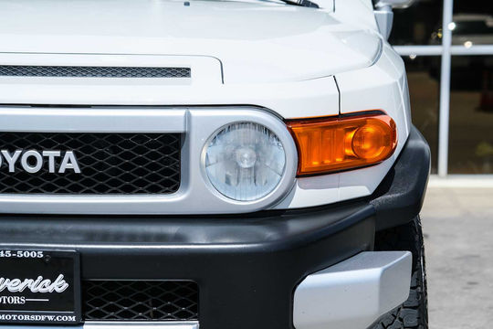 2014 Toyota FJ Cruiser, photo 5 of 10