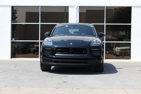 2025 Porsche Macan S, photo 6 of 10