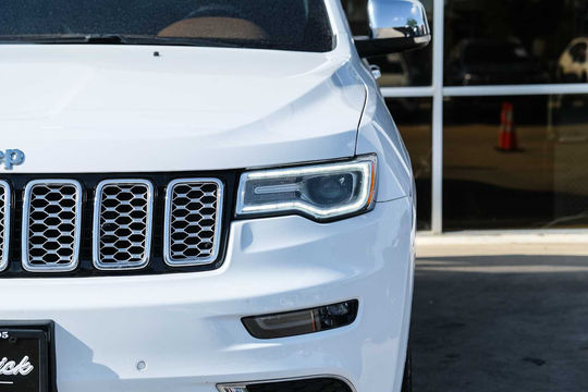 2021 Jeep Grand Cherokee Summit, photo 4 of 10