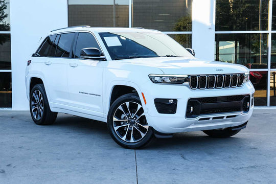 2022 Jeep Grand Cherokee Overland, photo 5 of 10