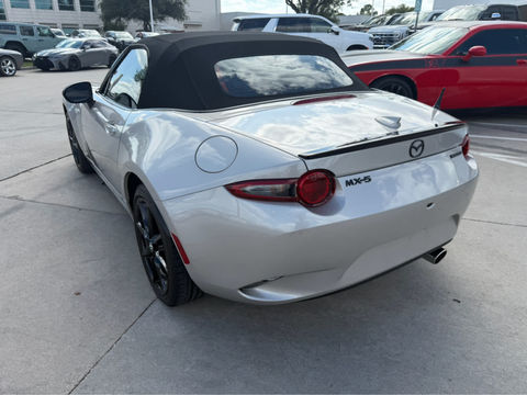 2023 Mazda MX-5 Miata Club, photo 2 of 8