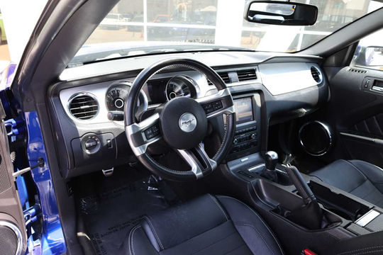 2013 Ford Mustang GT Premium, photo 2 of 10