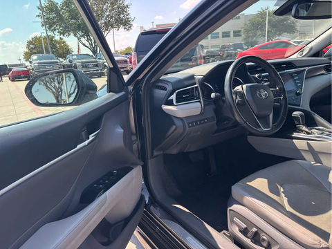 2018 Toyota Camry XSE V6, photo 6 of 9
