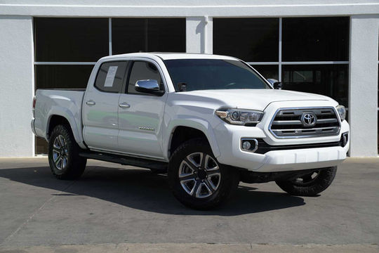 2017 Toyota Tacoma Limited, photo 6 of 10