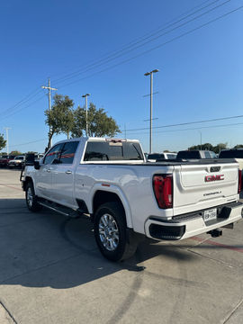 2021 GMC Sierra 3500HD Denali, photo 4 of 5