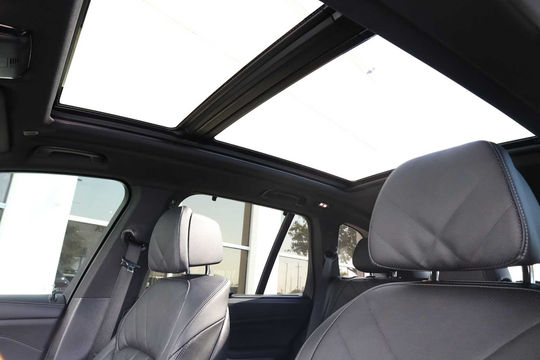 2026 BMW X5 M60i M60i, photo 5 of 10
