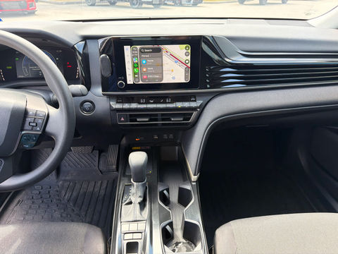 2025 Toyota Camry LE, photo 6 of 8