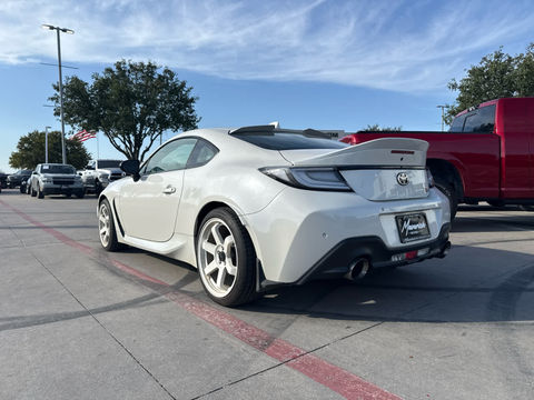 2023 Toyota GR86 Premium, photo 2 of 8