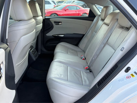 2015 Toyota Avalon Hybrid XLE Touring, photo 6 of 9