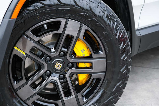2022 Rivian R1T Adventure Package, photo 3 of 10