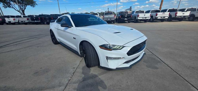 2021 Ford Mustang GT, photo 3 of 8