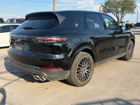 2019 Porsche Cayenne, photo 3 of 8