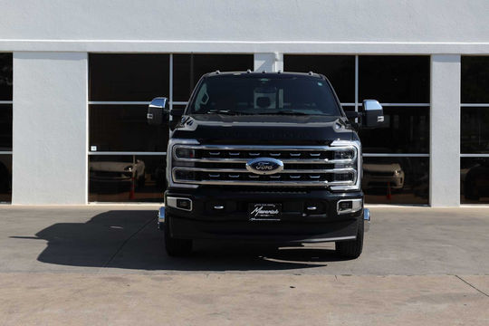 2024 Ford Super Duty F-350 DRW Pickup Platinum, photo 6 of 10