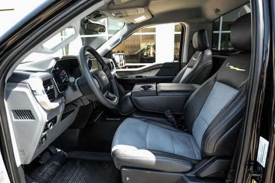 2023 Ford F-150 XL, photo 4 of 10