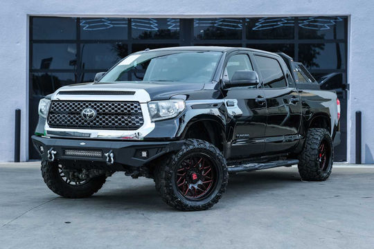 2019 Toyota Tundra SR5, photo 1 of 10