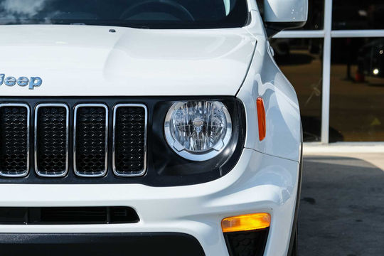2019 Jeep Renegade Latitude, photo 4 of 10