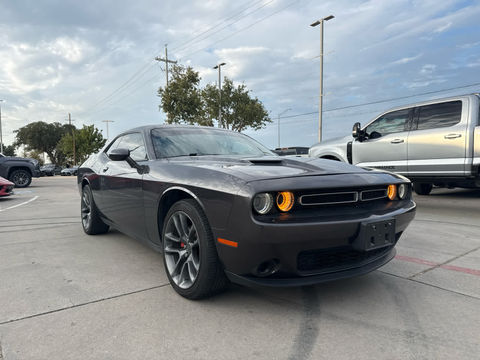 2021 Dodge Challenger SXT, photo 3 of 10