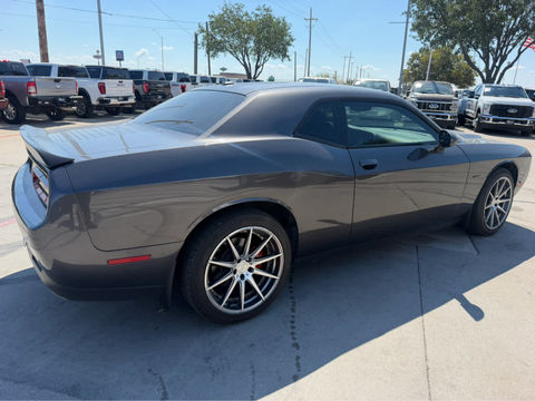 2016 Dodge Challenger R/T, photo 3 of 8