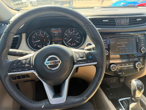 2019 Nissan Rogue SL, photo 6 of 8