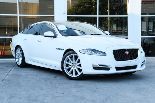 2017 Jaguar XJ XJ R-Sport, photo 6 of 10