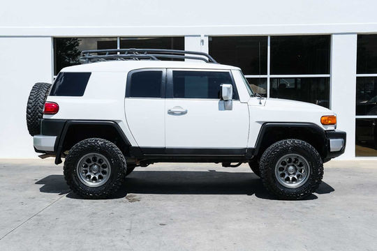 2013 Toyota FJ Cruiser, photo 6 of 10