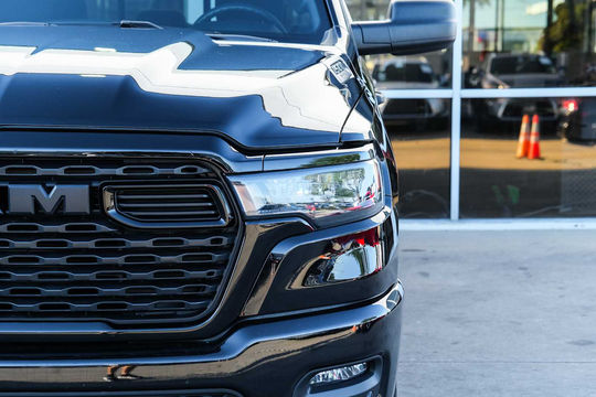 2025 Ram 1500 Tradesman, photo 5 of 10