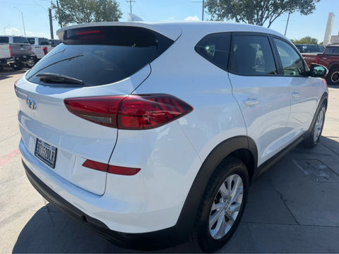 2019 Hyundai Tucson SE, photo 3 of 10