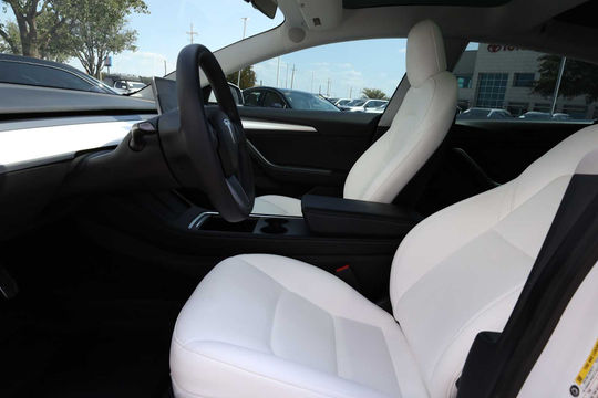 2021 Tesla Model 3 Standard Range Plus, photo 3 of 10