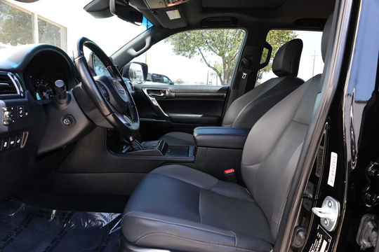 2022 Lexus GX 460, photo 4 of 10