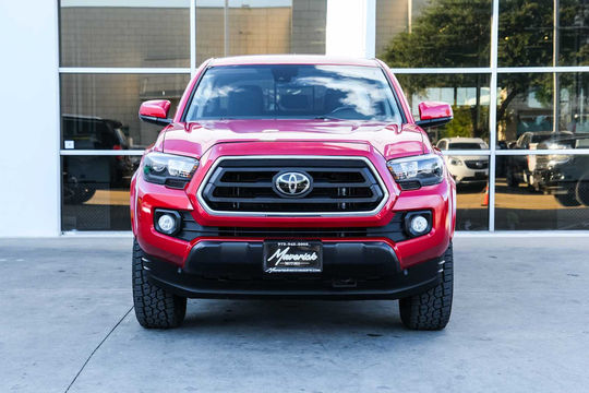 2022 Toyota Tacoma SR5, photo 2 of 10