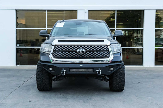 2019 Toyota Tundra SR5, photo 2 of 10