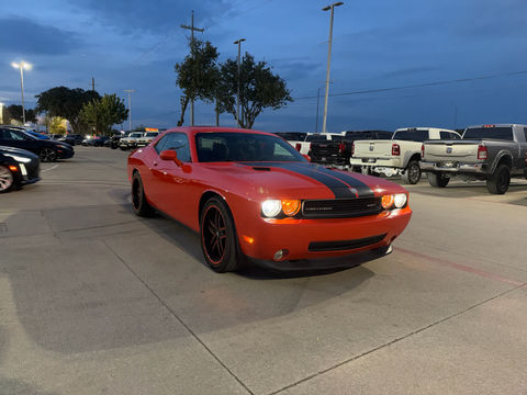 2009 Dodge Challenger SRT8, photo 4 of 8