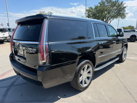 2017 Cadillac Escalade ESV Luxury, photo 3 of 10