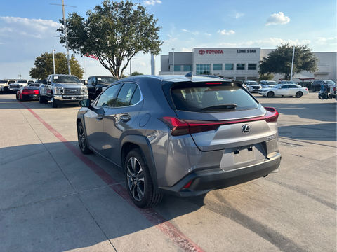 2019 Lexus UX 200, photo 4 of 8