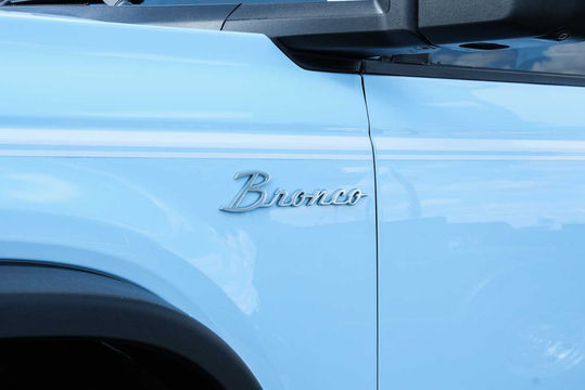 2023 Ford Bronco Heritage Limited Edition, photo 3 of 10
