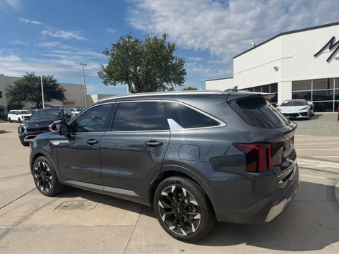 2024 Kia Sorento SX, photo 2 of 8