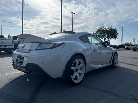 2023 Toyota GR86 Premium, photo 3 of 8