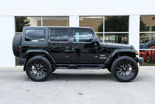 2018 Jeep Wrangler JK Unlimited Sahara, photo 6 of 10