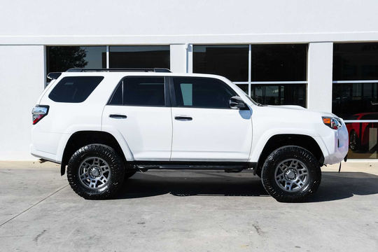 2020 Toyota 4Runner Venture, photo 6 of 10