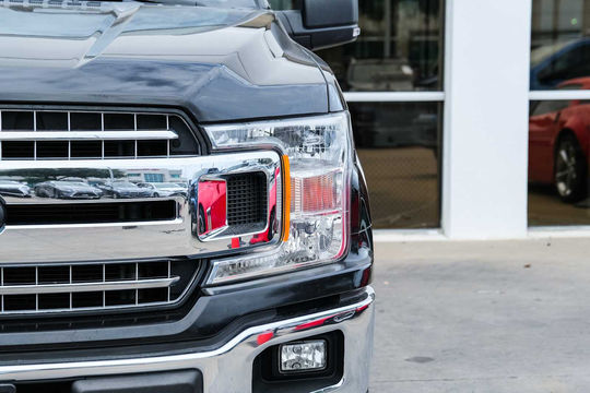 2020 Ford F-150 XLT · Agate Black, photo 5 of 10