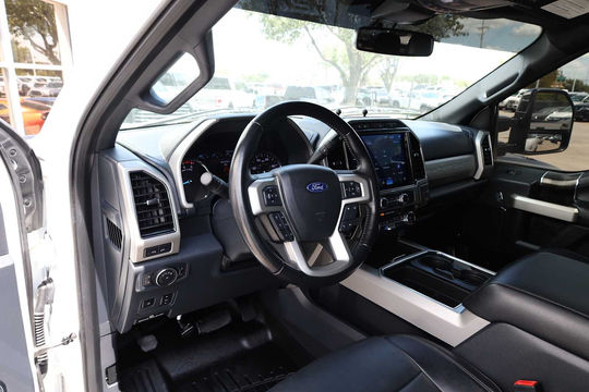 2022 Ford Super Duty F-250 Pickup LARIAT, photo 3 of 10