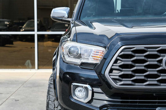 2019 Toyota Tacoma Limited, photo 4 of 10