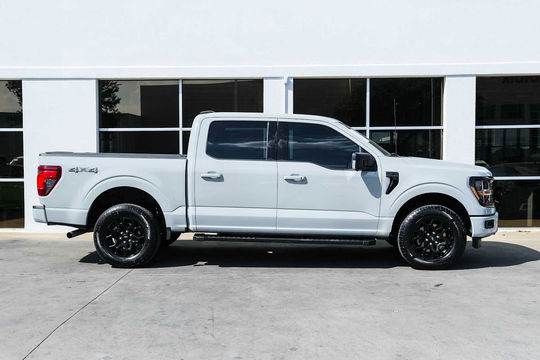 2024 Ford F-150 XLT, photo 6 of 10