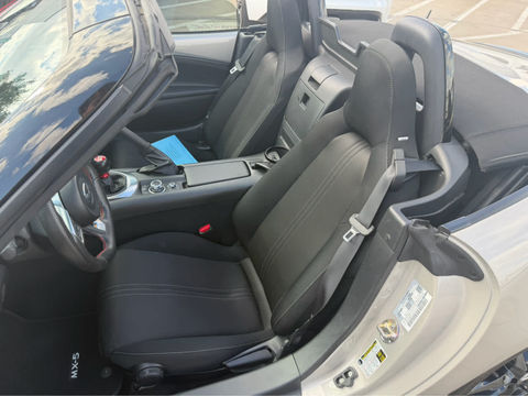 2023 Mazda MX-5 Miata Club, photo 5 of 8