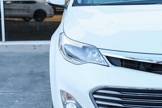 2015 Toyota Avalon Hybrid XLE Touring, photo 4 of 10