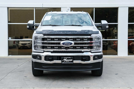 2025 Ford Super Duty F-350 SRW Pickup LARIAT, photo 2 of 10