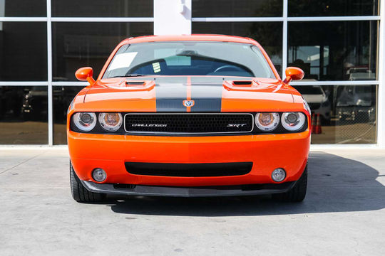 2008 Dodge Challenger SRT8, photo 2 of 10